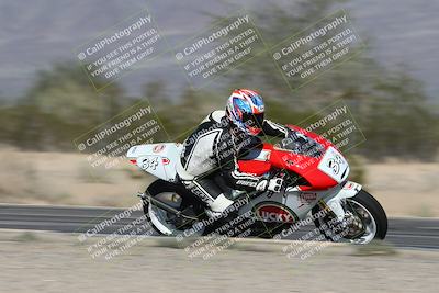 media/Dec-01-2025-Moto Forza (Mon) [[2daa91e15f]]/3-Beginner Group/Session 2 (Turn 7 Inside Pans)/